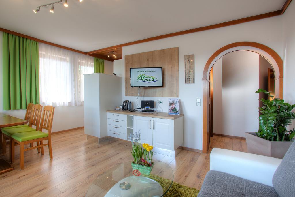 Mathiasl Panorama Ferienwohnungen Bodensdorf Ngoại thất bức ảnh